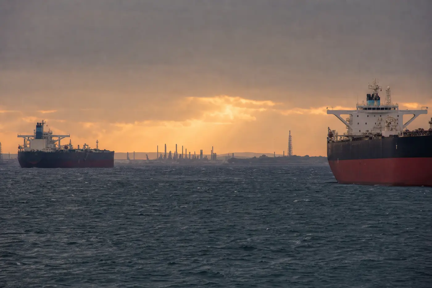 Oil tankers and energy corridor — Strait of Hormuz geopolitical risk